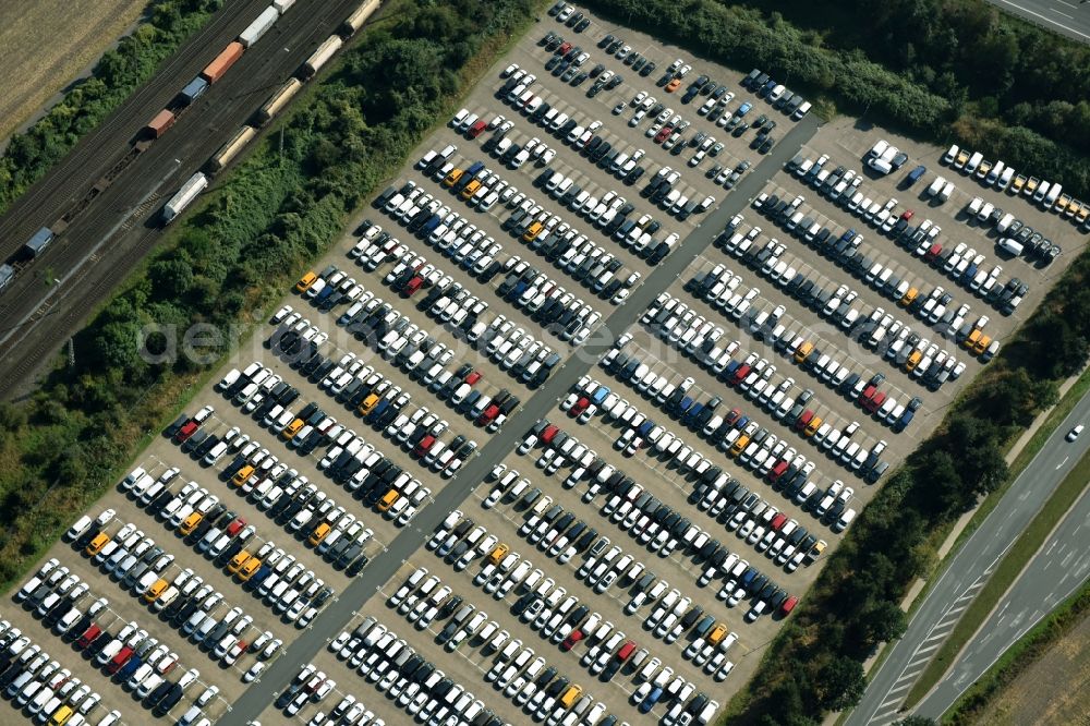Lehrte from above - Parking and storage space of the Volkswagen Automobile Region Hannover Betrieb Lehrte for automobiles in Lehrte in the state Lower Saxony
