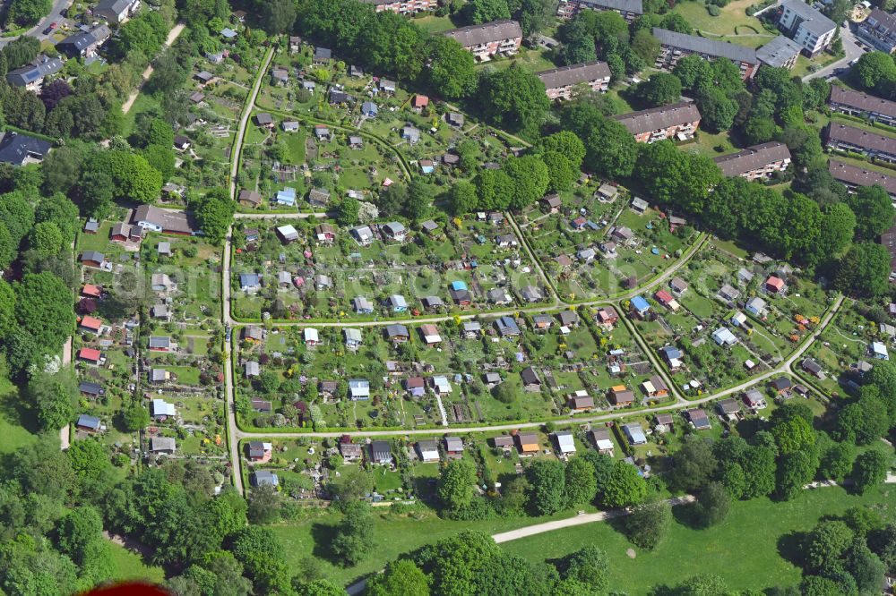 Aerial image Hamburg - Parcel of a small garden Gartenpark Haidlanden e.V. in the district Wellingsbuettel in Hamburg, Germany