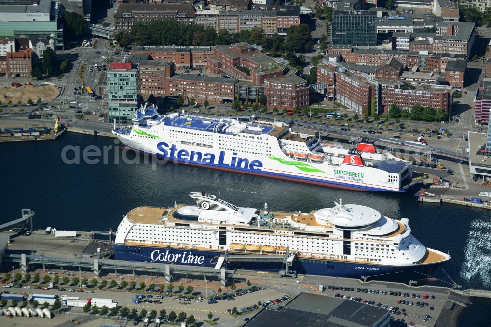 Aerial image Kiel - Passenger ship of the Stena Line at the Schwedenkai and the Color Line at the Norwegenkai in Kiel in the state Schleswig-Holstein