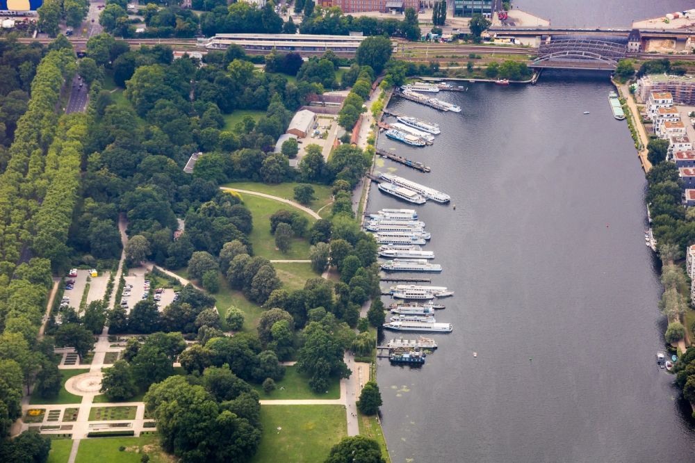 Aerial image Berlin - Passenger and passenger ships of the star and circle navigation GmbH at the port Puschkinallee Treptow in Berlin