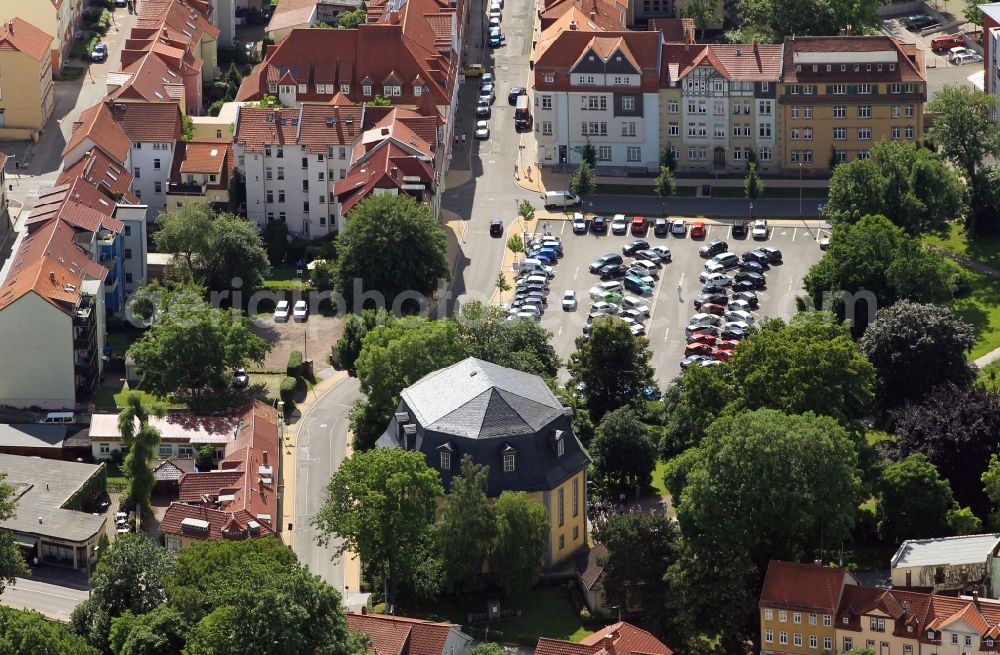 Aerial photograph Arnstadt - The Parish Church of the Ascension is located at the Krappgartenstrasse in Arnstadt in Thuringia. It was built in the style of a Protestant baroque in the form of an octagon. The Church of the Ascension was the former cemetery church of the city right next to the cemetery. On this were members of the Bach family their final resting place. Today, Catholic services are held