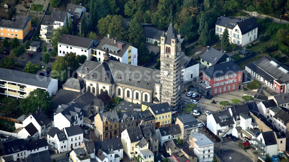 Weißenthurm from the bird's eye view: Parish Church of the Holy Trinity in Weissenthurm in the state Rhineland-Palatinate, Germany
