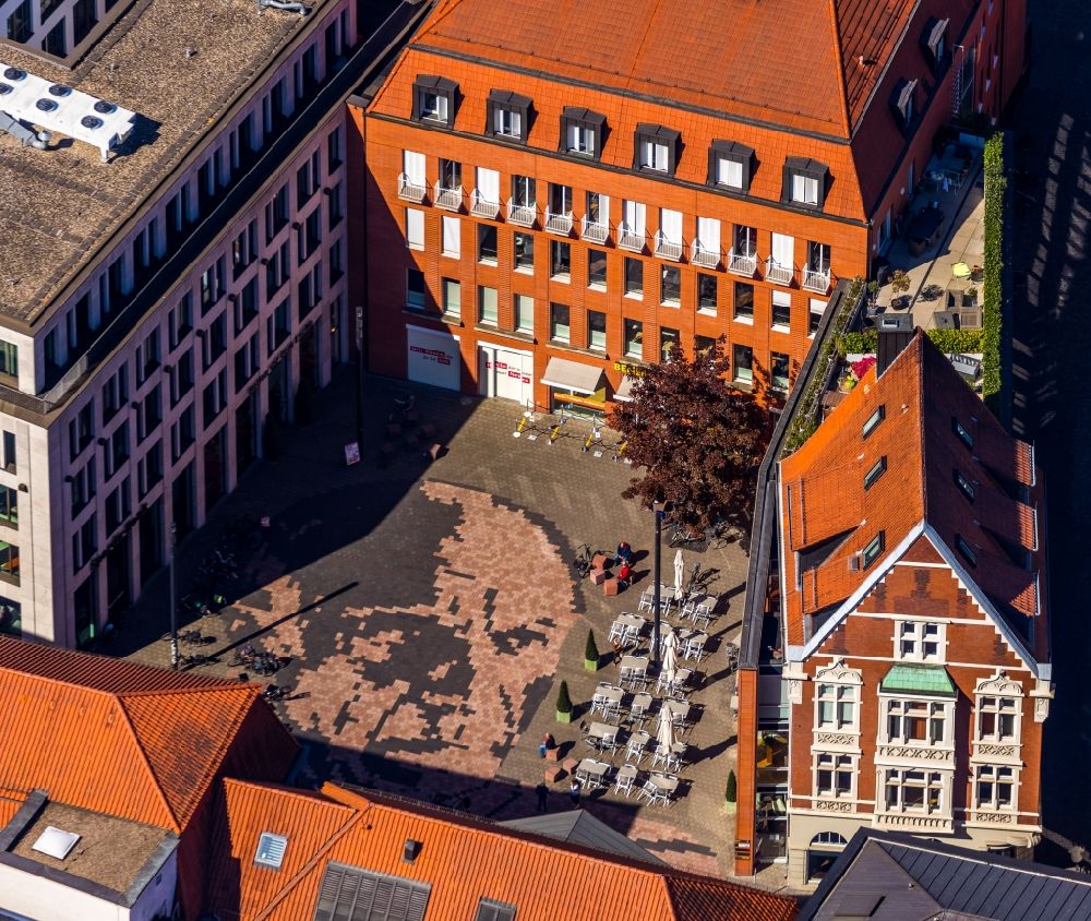 Münster from the bird's eye view: Platz-Ensemble Picassoplatz in the city center of the old town in Muenster in the state North Rhine-Westphalia, Germany