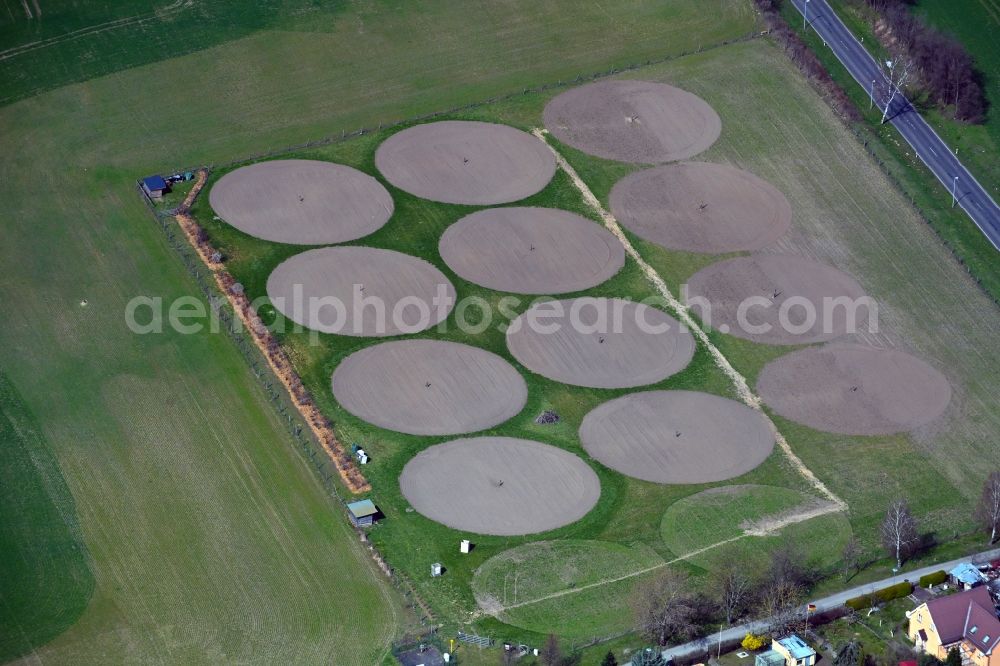 Eiche from the bird's eye view: Circular round arch of a pivot irrigation system on agricultural fields in Eiche in the state Brandenburg, Germany