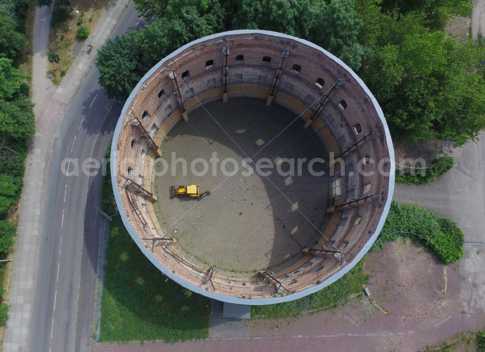 Aerial image Halle (Saale) - Planetarium building in the old gasometer at place Holzplatz in the district Saaleaue in Halle (Saale) in the state Saxony-Anhalt, Germany