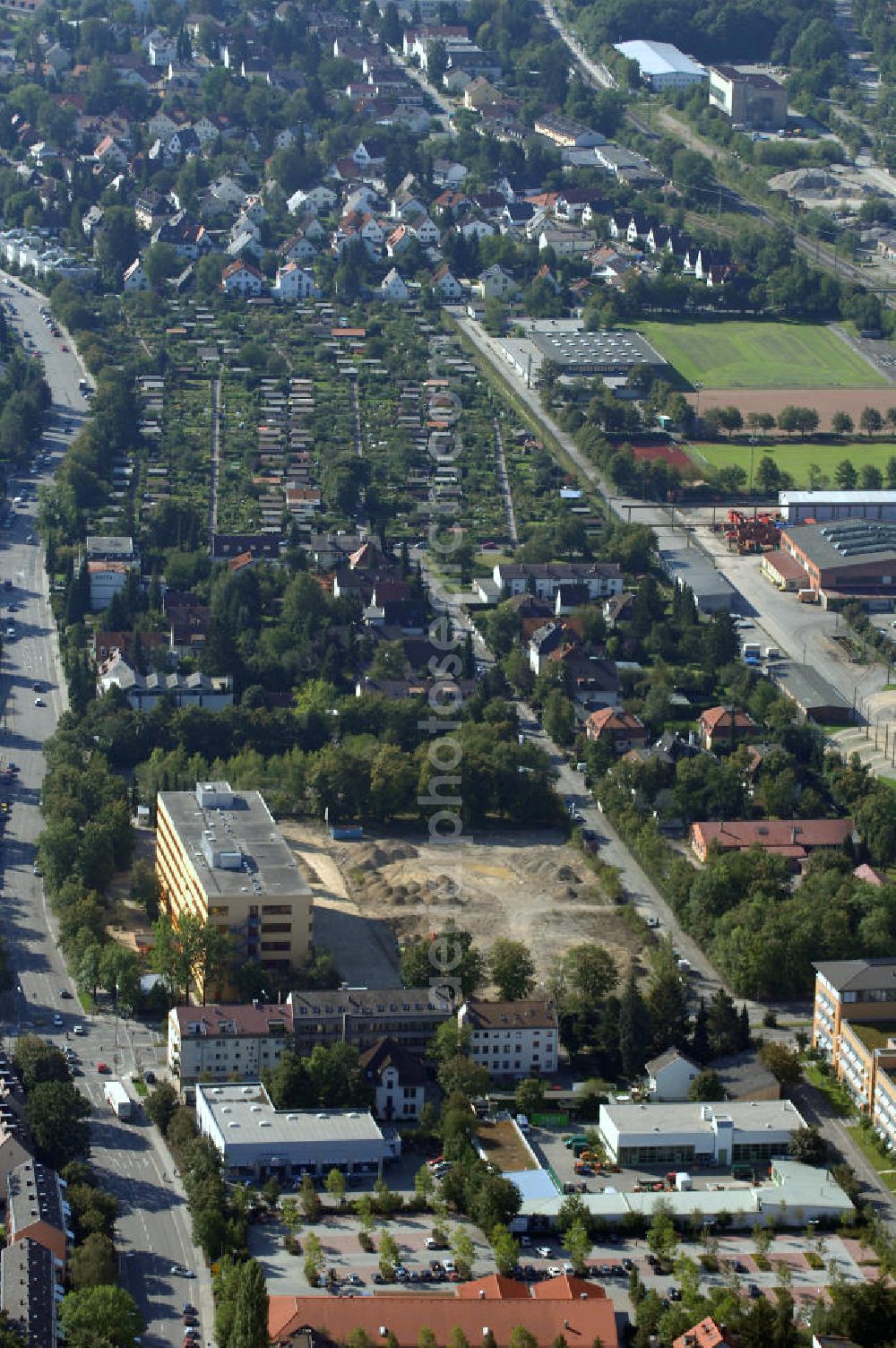 Aerial image MÜNCHEN - Planungsfläche für Wohnungsneubauten an der Traunreuter Straße, Ecke Püchberger Straße und Balanstraße in München Giesing. Ein Projekt der Concept Bau GmbH München.