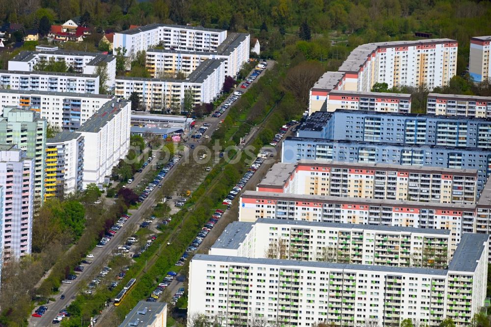 Aerial image Berlin - Skyscrapers in the residential area of industrially manufactured settlement on Ahrenshooper Strasse in the district Neu-Hohenschoenhausen in Berlin, Germany