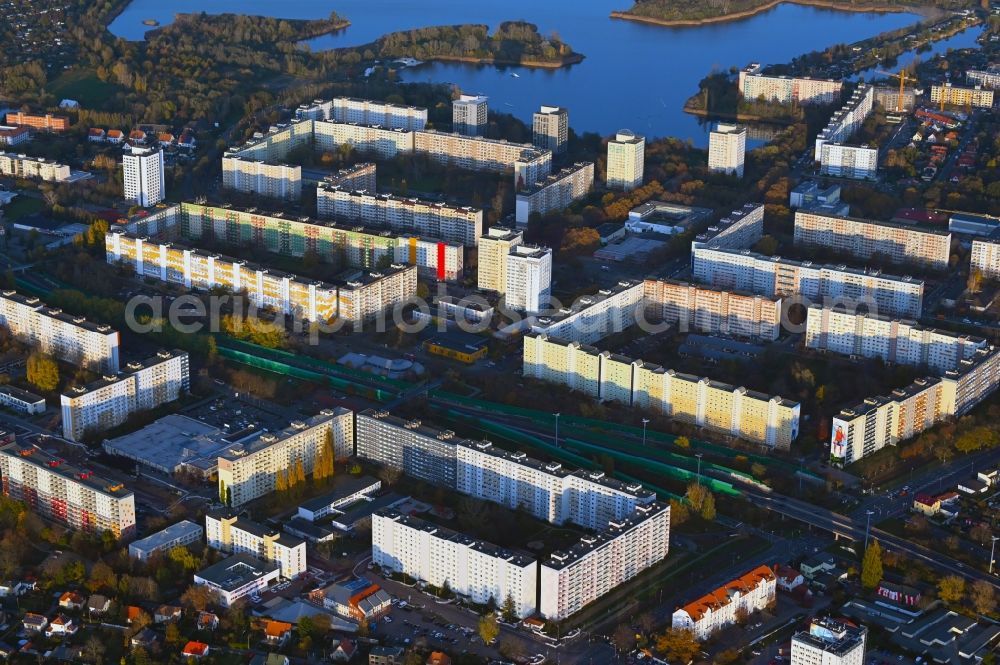 Aerial image Magdeburg - Skyscrapers in the residential area of industrially manufactured settlement Barleber Strasse in the district Neustaedter See in Magdeburg in the state Saxony-Anhalt