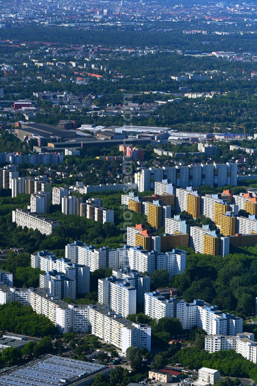 Berlin from the bird's eye view: Skyscrapers in the residential area of industrially manufactured settlement on street Senftenberger Ring in the district Maerkisches Viertel in Berlin, Germany