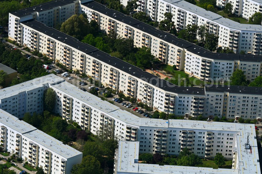 Aerial image Berlin - Residential area of industrially manufactured settlement in the district Hohenschoenhausen in Berlin, Germany