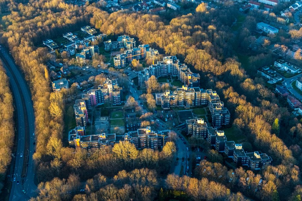 Bochum from the bird's eye view: Residential area of industrially manufactured settlement on street Sonnenleite in the district Langendreer in Bochum at Ruhrgebiet in the state North Rhine-Westphalia, Germany