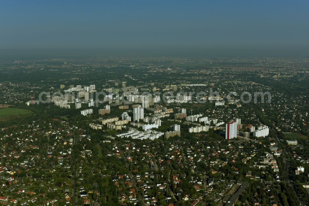 Aerial image Berlin - High-rise buildings in the residential area of an industrially constructed large-scale residential complex Gropiusstadt in Berlin