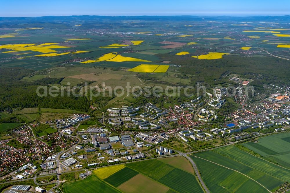 Aerial image Erfurt - Skyscrapers in the residential area of industrially manufactured settlement Am Katzenberg in the district Melchendorf in Erfurt in the state Thuringia, Germany