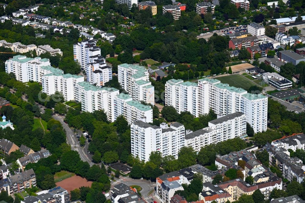 Aerial photograph Hamburg - Skyscrapers in the residential area of industrially manufactured settlement Lenzsiedlung on Lenzweg in the district Stellingen in Hamburg, Germany