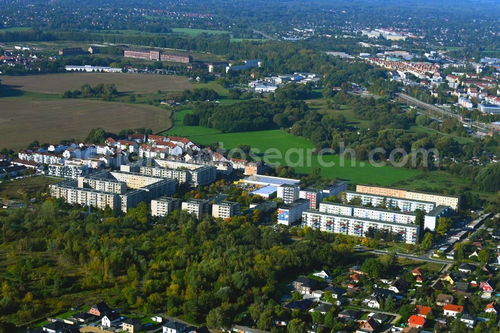 Bernau from the bird's eye view: Skyscrapers in the residential area of industrially manufactured settlement Merkurstrasse - Herkulesstrasse in the district Sued in Bernau in the state Brandenburg, Germany