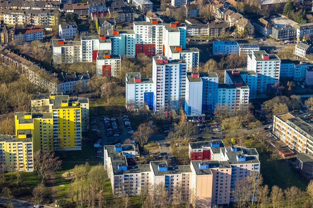 Aerial photograph Dortmund - Skyscrapers in the residential area of industrially manufactured settlement in the district Clarenberg in Dortmund at Ruhrgebiet in the state North Rhine-Westphalia, Germany