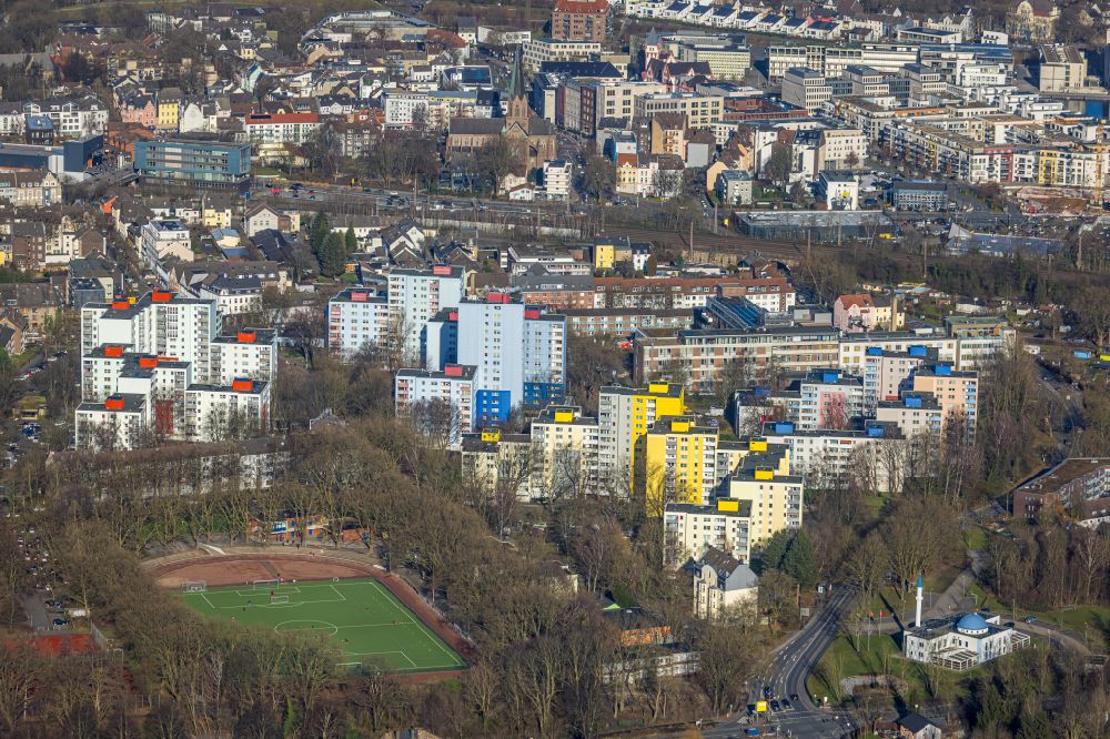 Aerial image Dortmund - Skyscrapers in the residential area of industrially manufactured settlement in the district Clarenberg in Dortmund at Ruhrgebiet in the state North Rhine-Westphalia, Germany