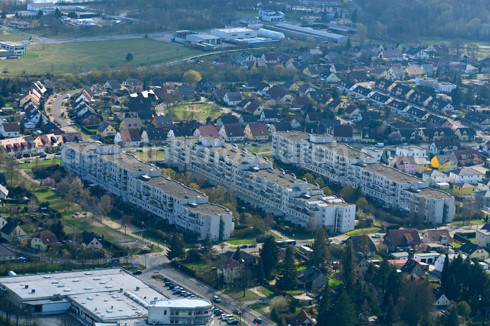 Aerial photograph Brandenburg an der Havel - Residential area of industrially manufactured settlement on street Veilchenweg in the district Goerden in Brandenburg an der Havel in the state Brandenburg, Germany
