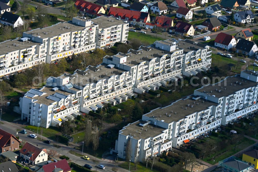 Brandenburg an der Havel from above - Residential area of industrially manufactured settlement on street Veilchenweg in the district Goerden in Brandenburg an der Havel in the state Brandenburg, Germany