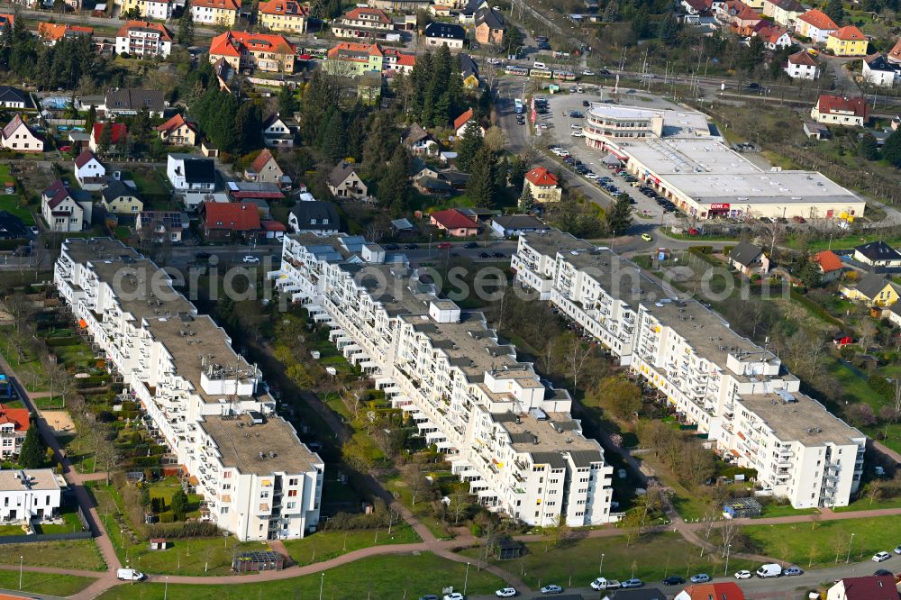 Aerial image Brandenburg an der Havel - Residential area of industrially manufactured settlement on street Veilchenweg in the district Goerden in Brandenburg an der Havel in the state Brandenburg, Germany