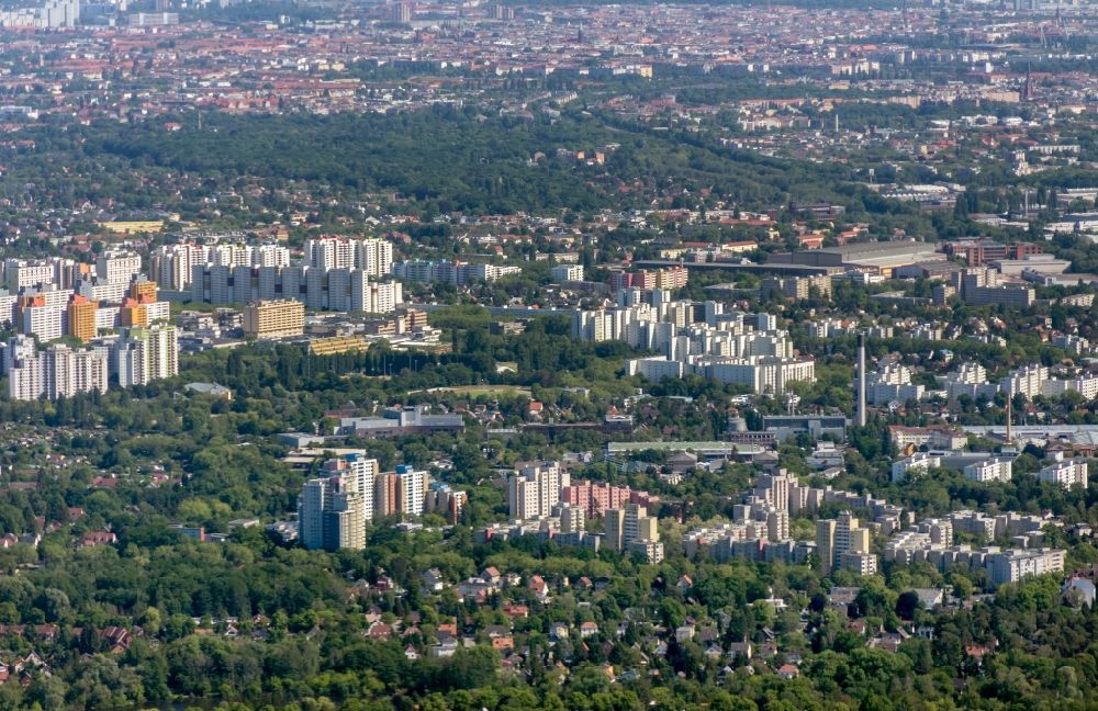 Aerial image Berlin - Skyscrapers in the residential area of industrially manufactured settlement in the district Maerkisches Viertel in Berlin, Germany
