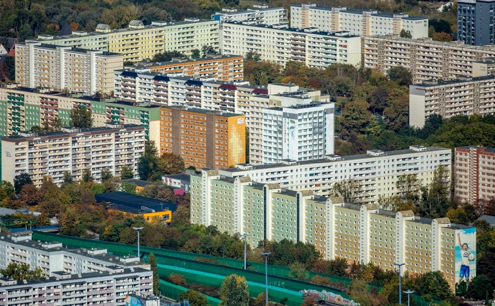 Aerial image Magdeburg - Skyscrapers in the residential area of industrially manufactured settlement in the district Olvenstedt in Magdeburg in the state Saxony-Anhalt, Germany