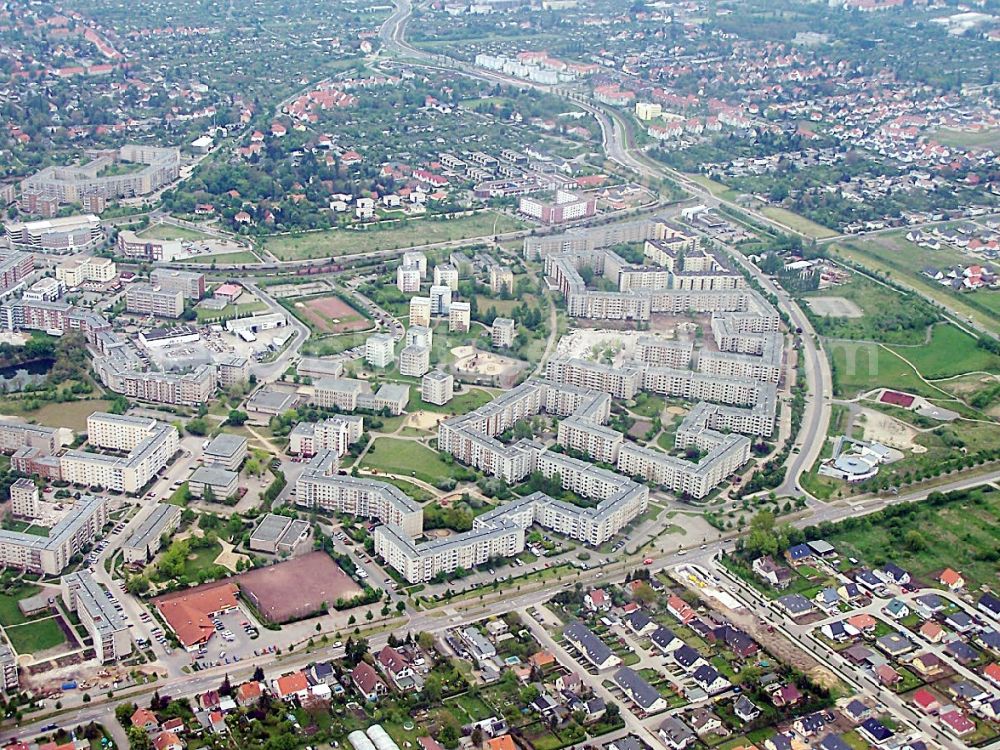 Magdeburg from above - Skyscrapers in the residential area of industrially manufactured settlement in the district Olvenstedt in Magdeburg in the state Saxony-Anhalt, Germany