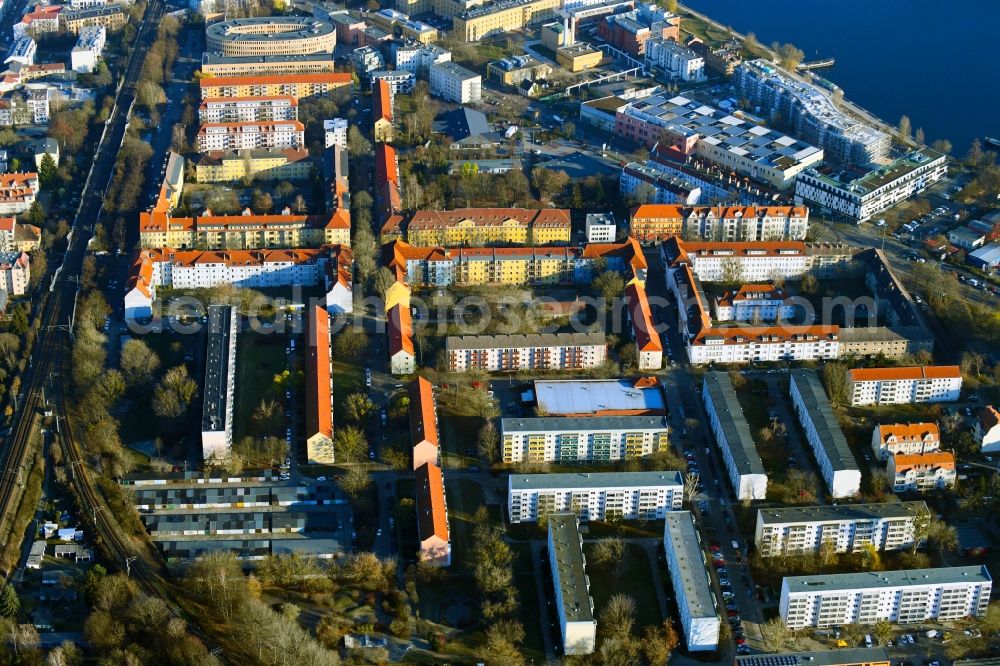 Aerial photograph Potsdam - Skyscrapers in the residential area of industrially manufactured settlement in the district Potsdam West in Potsdam in the state Brandenburg, Germany