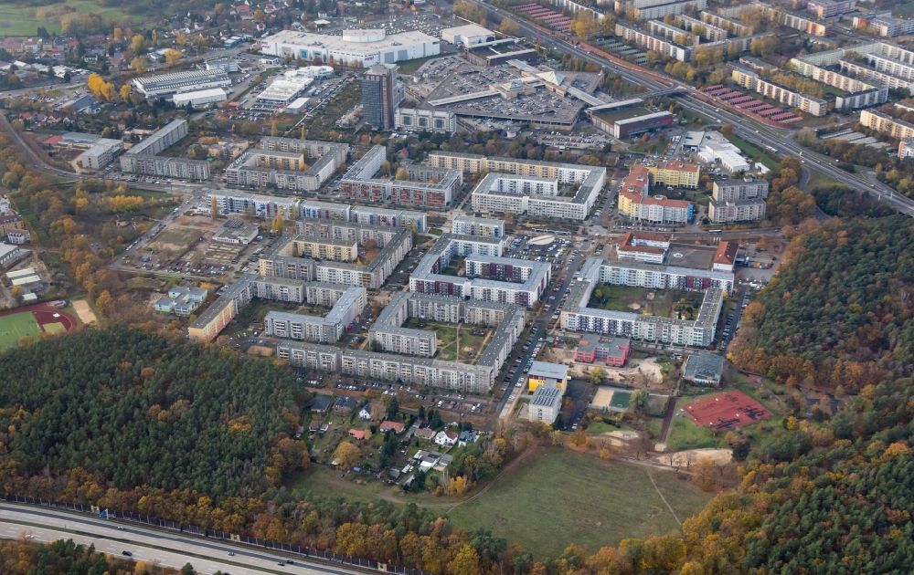 Aerial image Potsdam - Skyscrapers in the residential area of industrially manufactured settlement in Potsdam in the state Brandenburg