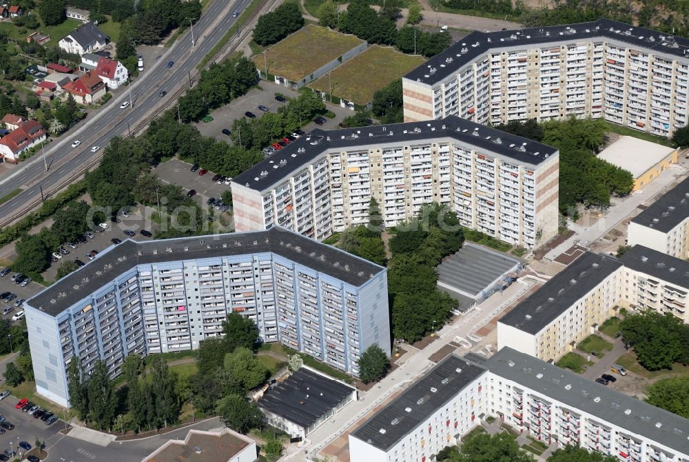 Aerial image Erfurt - Skyscrapers in the residential area of industrially manufactured settlement on Prager Strasse in the district Berliner Platz in Erfurt in the state Thuringia, Germany