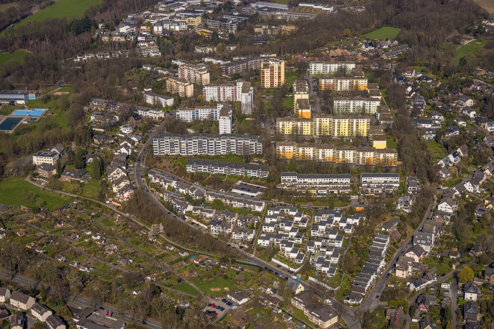 Kettwig from above - Skyscrapers in the residential area of industrially manufactured settlement on Rheinstrasse in Kettwig at Ruhrgebiet in the state North Rhine-Westphalia, Germany