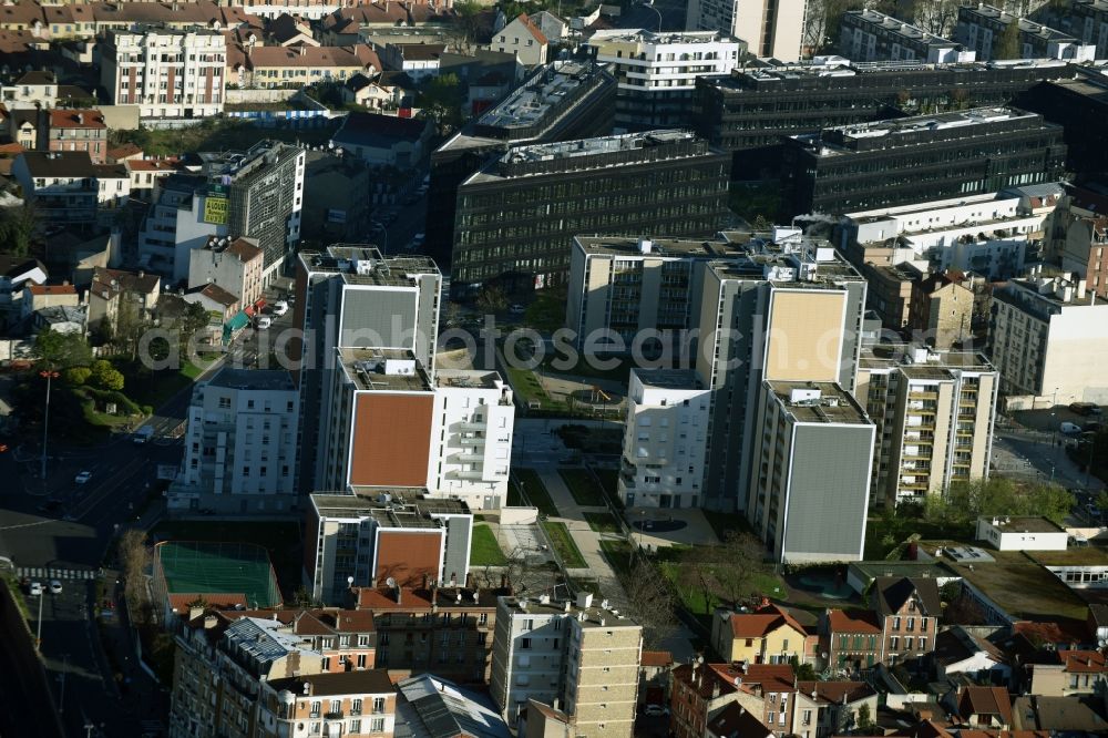 Paris from the bird's eye view: Skyscrapers in the residential area of industrially manufactured settlement on Quai du Dr Dervaux in Paris in Ile-de-France, France