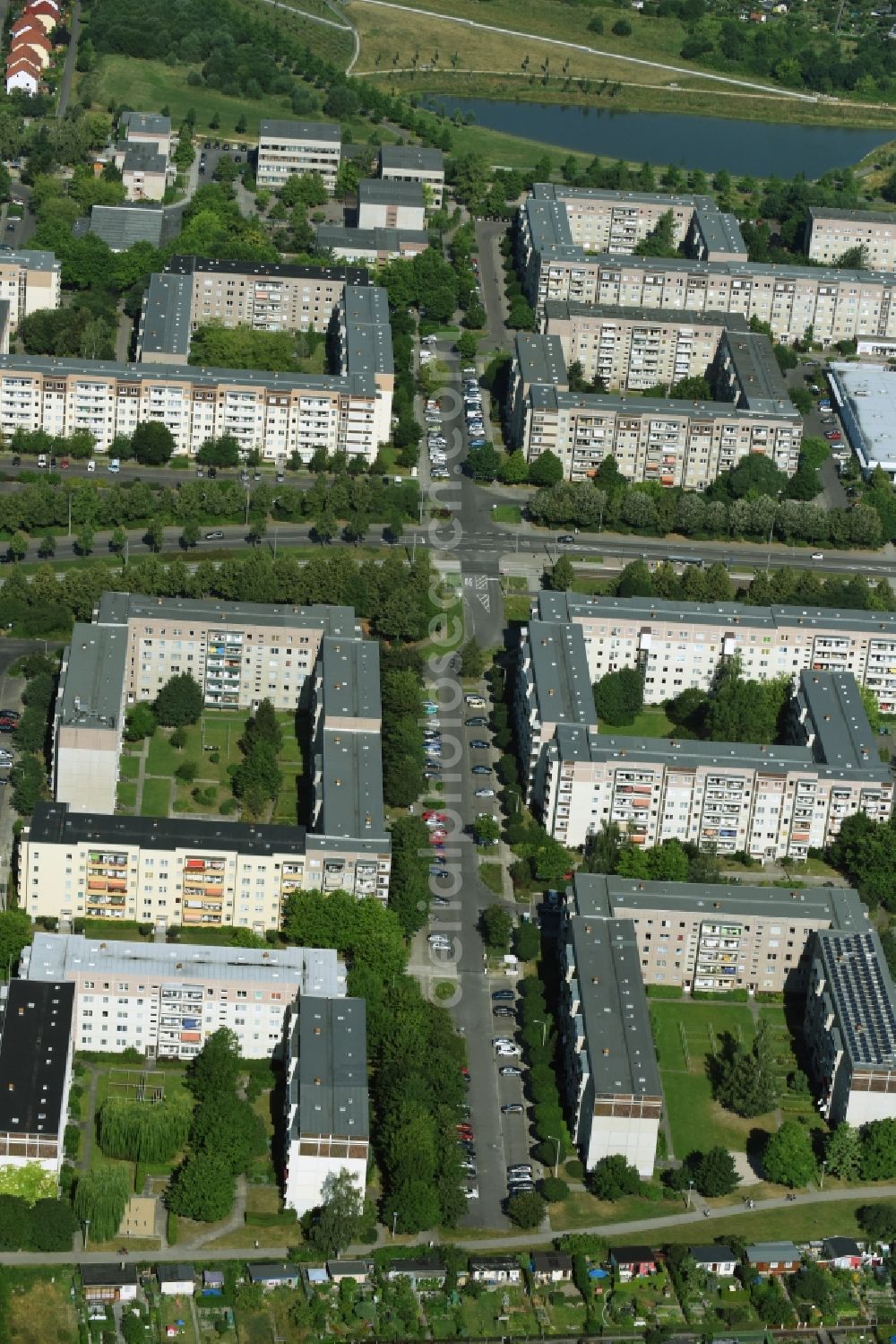 Leipzig from above - Skyscrapers in the residential area of industrially manufactured settlement destrict Paunsdorf in Leipzig in the state Saxony
