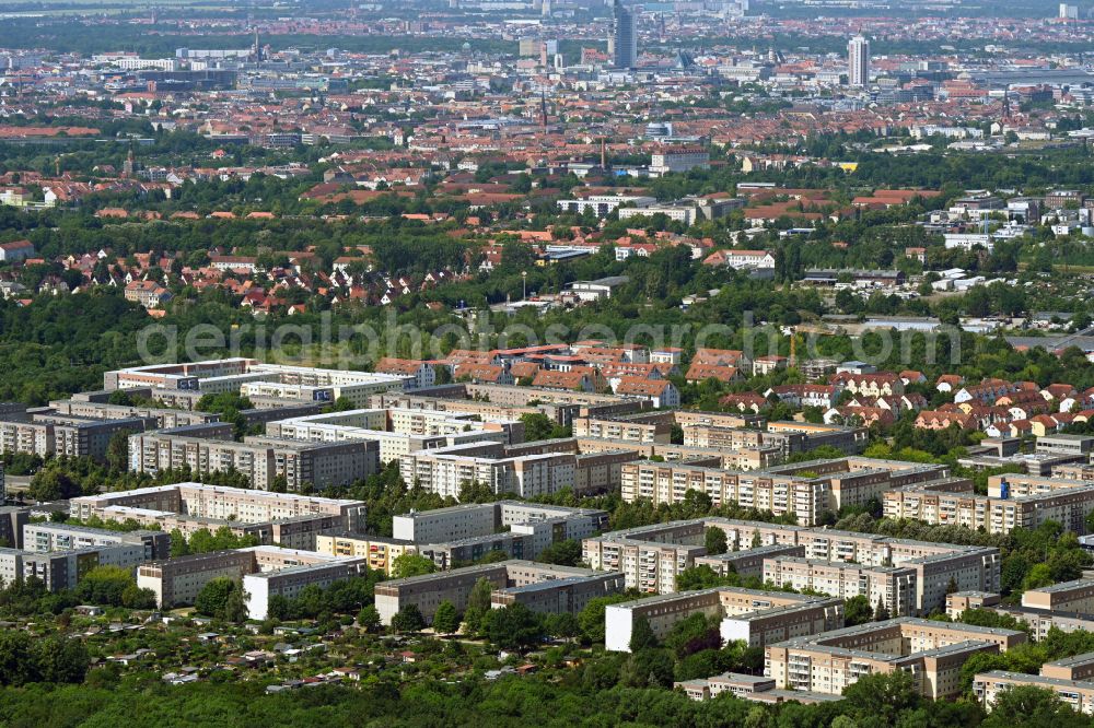 Leipzig from the bird's eye view: Skyscrapers in the residential area of industrially manufactured settlement destrict Paunsdorf in Leipzig in the state Saxony