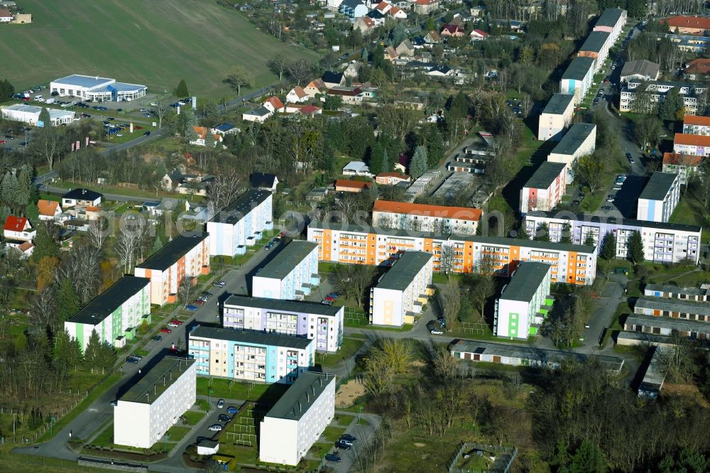 Aerial photograph Zehdenick - Skyscrapers in the residential area of industrially manufactured settlement in Zehdenick in the state Brandenburg, Germany