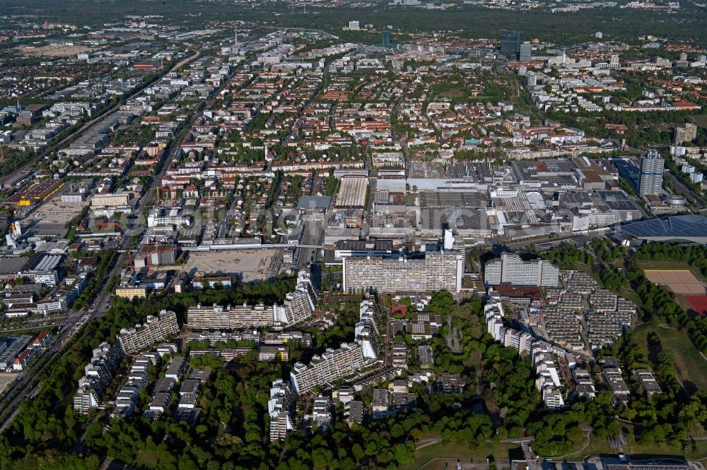 Aerial image München - Residential area of a??a??an industrially manufactured prefabricated housing estate former Olympic village in the district Milbertshofen-Am Hart in Munich in the state Bavaria, Germany