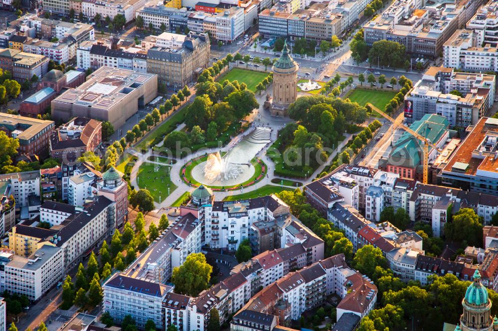 Aerial photograph Mannheim - Ensemble space Friedrichplatz with Water-tower, Art-Museum, City Hall and Christus-church in the inner city center on place Friedrichsplatz in Mannheim in the state Baden-Wuerttemberg, Germany