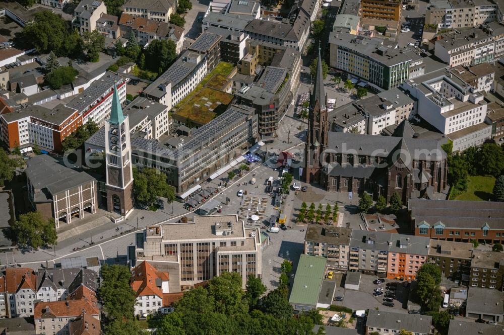 Aerial image Gelsenkirchen - Ensemble space an place Heinrich-Koenig-Platz in the inner city center in the district Gelsenkirchen-Mitte in Gelsenkirchen at Ruhrgebiet in the state North Rhine-Westphalia, Germany