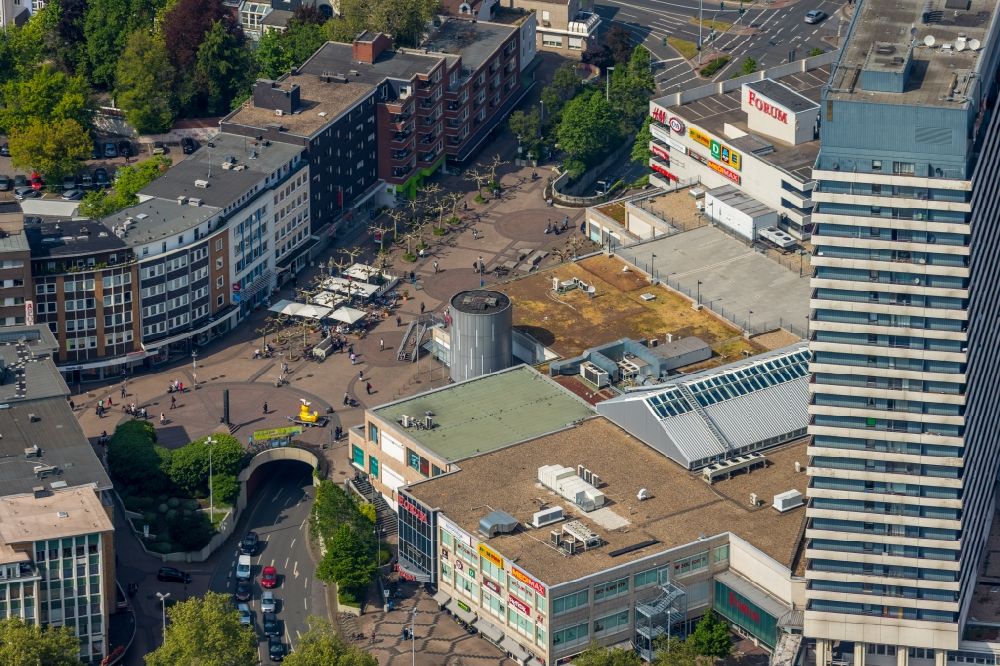 Aerial photograph Mülheim an der Ruhr - Ensemble space on Kurt-Schumacher-Platz in the inner city center in Muelheim on the Ruhr in the state North Rhine-Westphalia, Germany