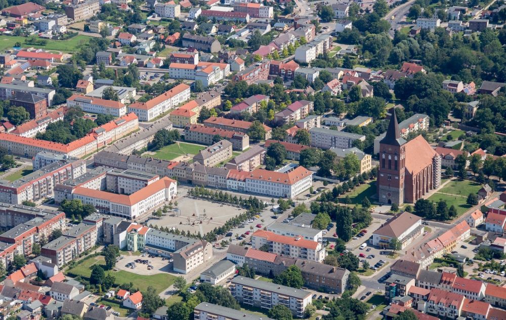 Aerial photograph Pasewalk - Ensemble space Am Markt in the inner city center in Pasewalk in the state Mecklenburg - Western Pomerania, Germany