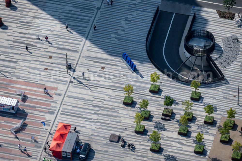 Aerial photograph Duisburg - Ensemble space an place Portsmouthplatz in the inner city center in the district Dellviertel in Duisburg at Ruhrgebiet in the state North Rhine-Westphalia, Germany