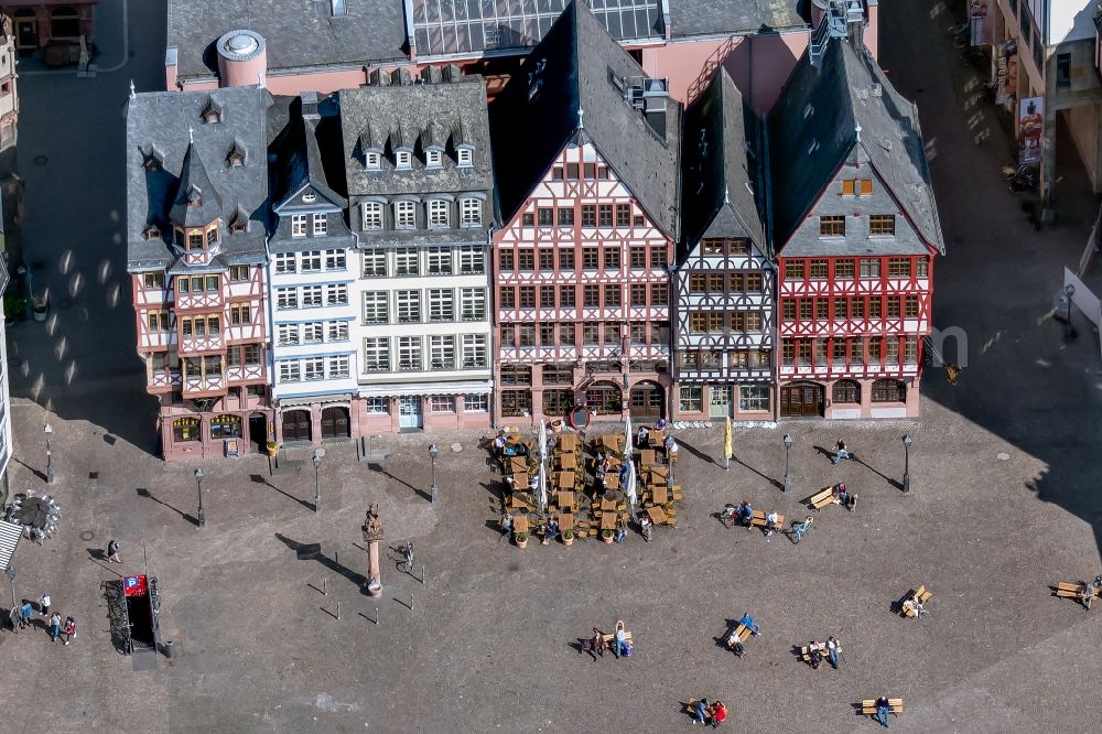 Aerial photograph Frankfurt am Main - Ensemble space Roemerberg with half-timbered houses in the inner city center in the district Innenstadt in Frankfurt in the state Hesse, Germany