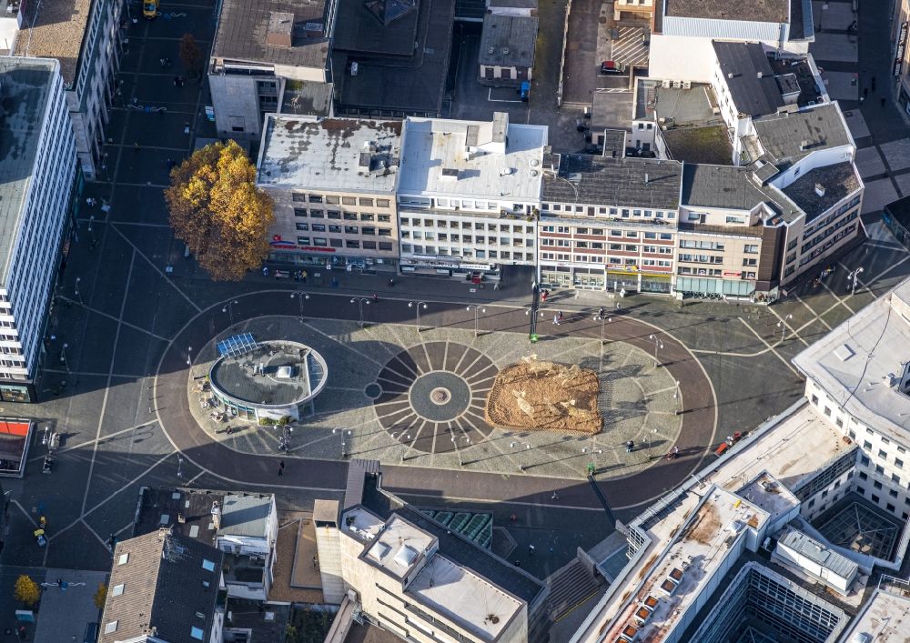 Aerial photograph Bochum - Ensemble space an place of the Dr.-Ruer-Platz with Christmas decorations in the inner city center in Bochum in the state North Rhine-Westphalia, Germany