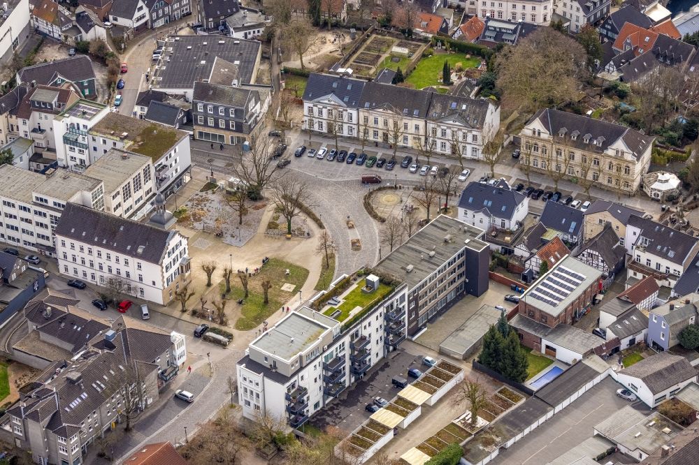 Aerial image Kettwig - Ensemble space an place on Schulstrasse in the inner city center in Kettwig at Ruhrgebiet in the state North Rhine-Westphalia, Germany