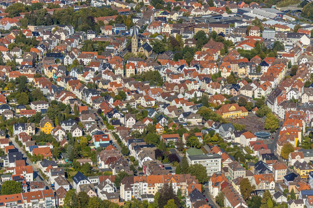 Aerial image Bielefeld - Ensemble space an place Siegfriedplatz in the inner city center on street Rolandstrasse in the district Mitte in Bielefeld in the state North Rhine-Westphalia, Germany