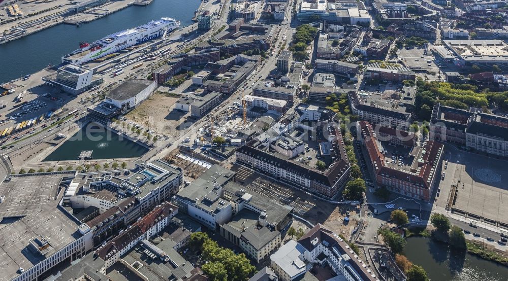 Aerial photograph Kiel - Ensemble space an place Wall - Kaiserstrasse - Holstenbrueck - Bootshafen in the inner city center in the district Altstadt in Kiel in the state Schleswig-Holstein, Germany