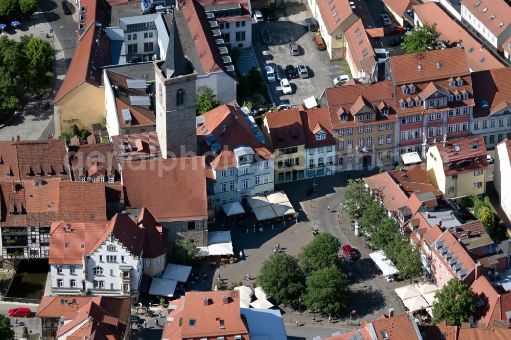 Erfurt from the bird's eye view: Ensemble space an place Wenigemarkt in the inner city center in the district Altstadt in Erfurt in the state Thuringia, Germany