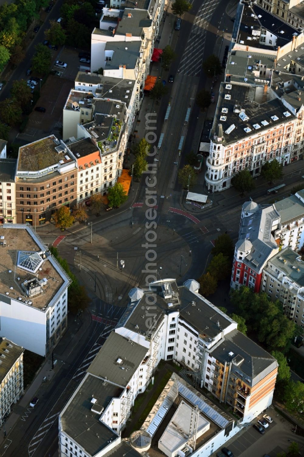 Magdeburg from above - Circular surface - Place Hasselbachplatz in the district Altstadt in Magdeburg in the state Saxony-Anhalt, Germany