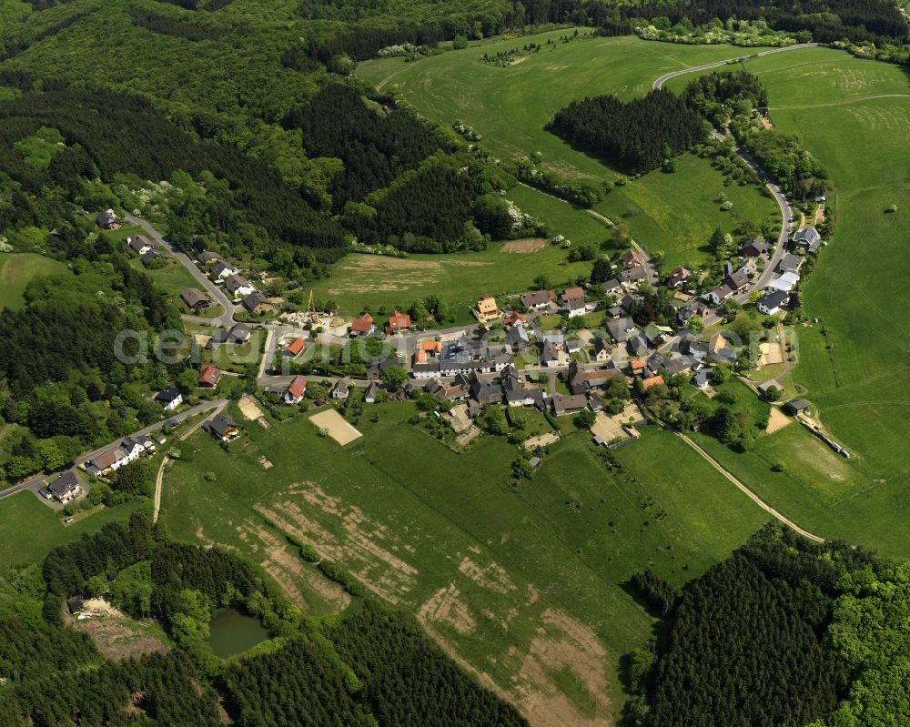Lind from the bird's eye view: View of Plittersdorf in Lind in the state of Rheinland-Pfalz. The village is located on the border between Rheinland-Pfalz and Nordrhein-Westfahlen