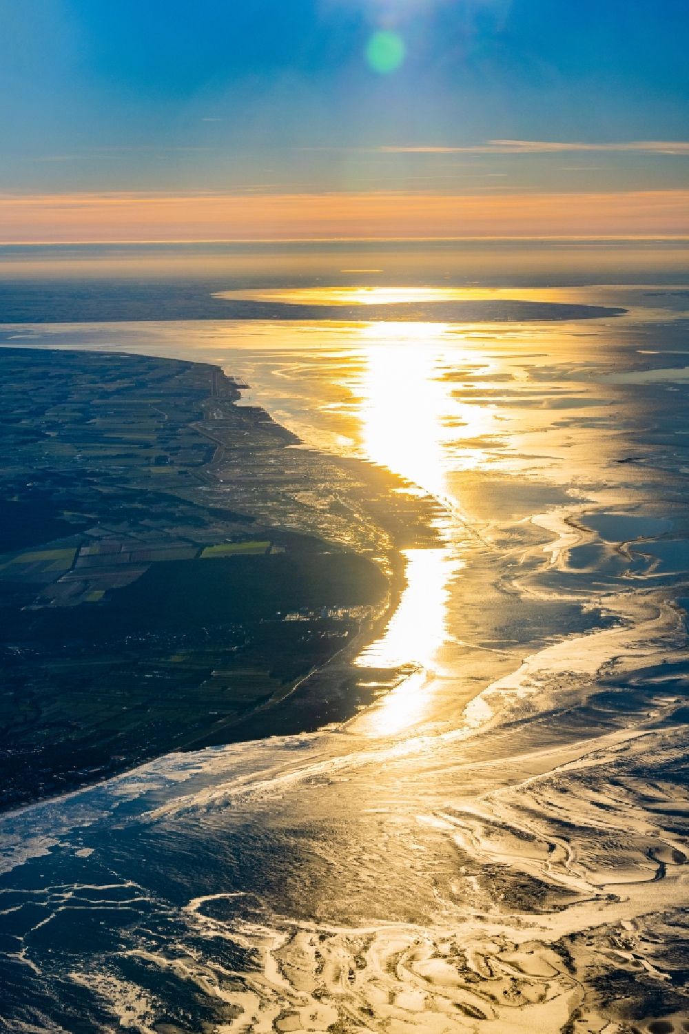 Aerial image Cuxhaven - Formation of tides in the Wadden Sea landscape of North Sea in Cuxhaven in the state Lower Saxony, Germany